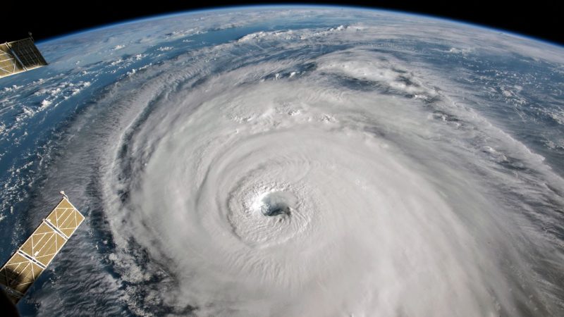 Las noticias actualizadas de los huracanes y las tormentas tropicales